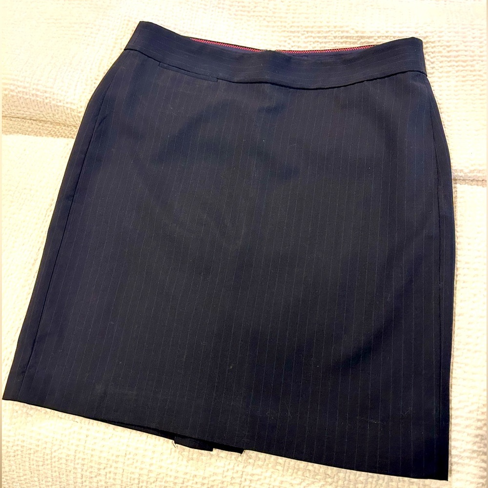J Crew Knee Length Pinstripe Wool Blend Skirt, Size 2. Navy